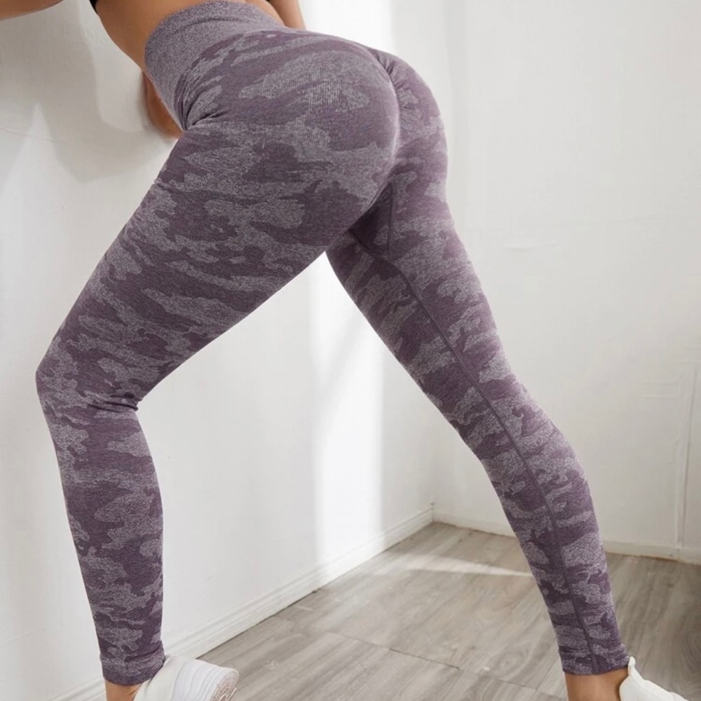 Gymshark camo dupe. Booty scrunch camo leggings